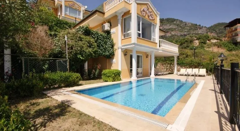 Dream Holiday Villa 6 - Image 1