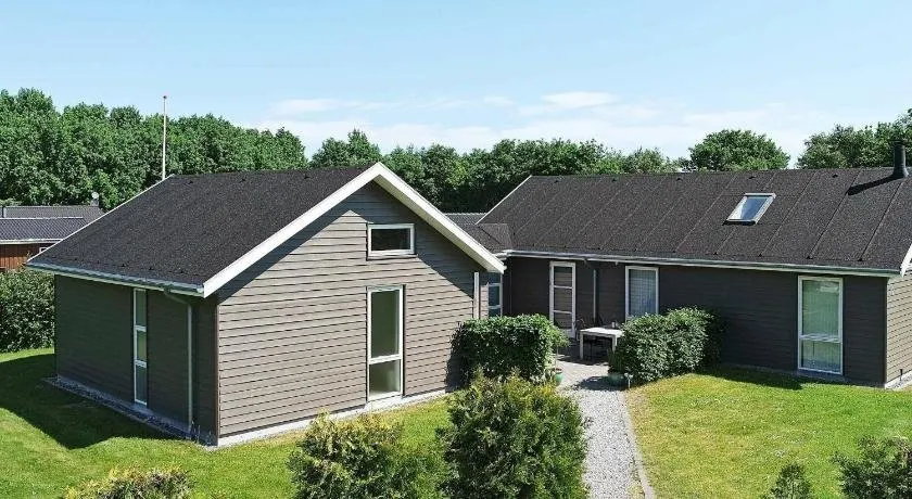 Holiday home with sauna, terrace & garden - Image 1