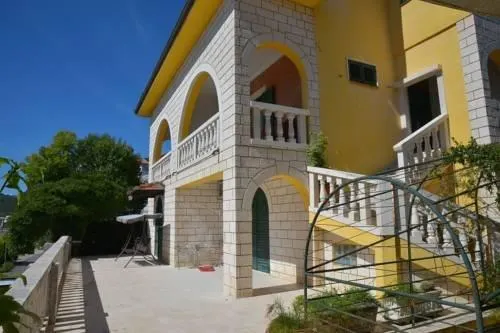Durovic Guest House - Image 1