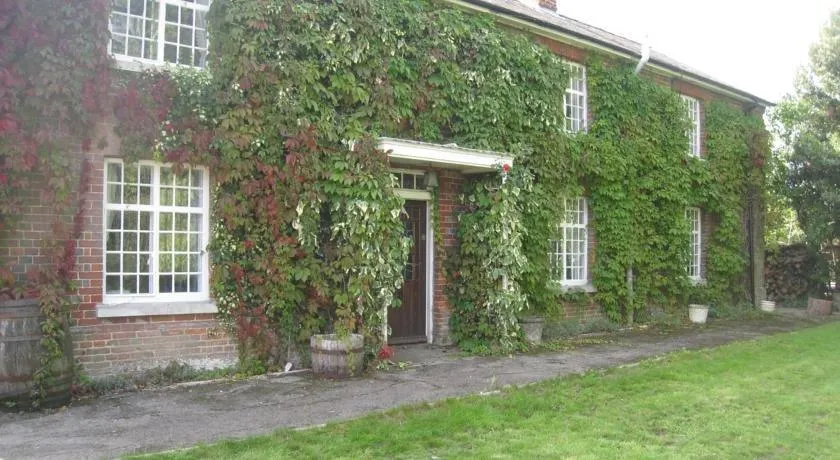 Newton Farmhouse - Image 1