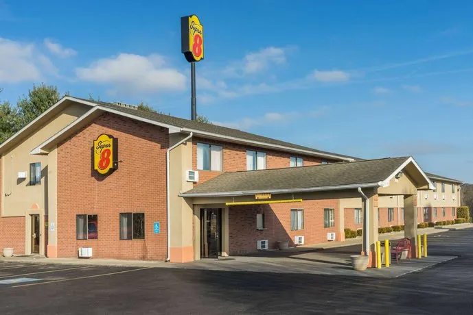 Super 8 by Wyndham Munfordville KY - Image 1