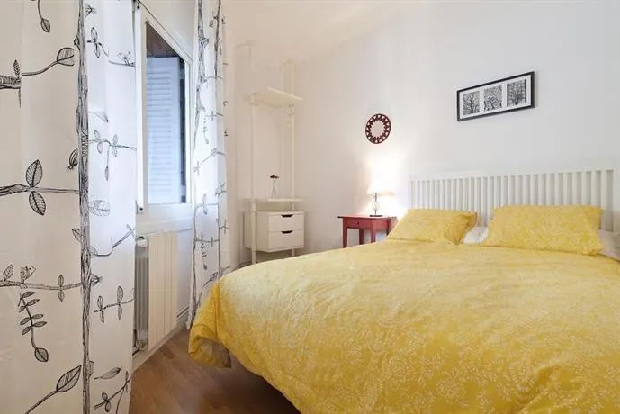 Arco de Triunfo Apartment - Image 1