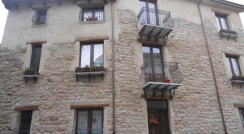 Santa Rughe Guest House - Image 1