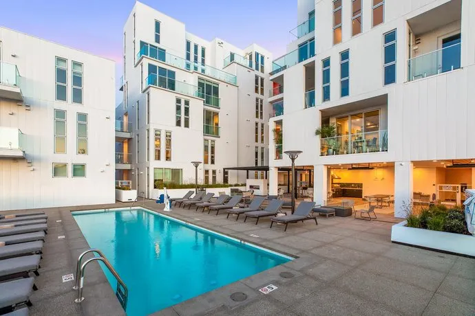 One Lux Stay at G8 - Image 1