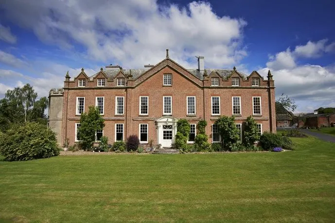 Buckenhill Manor Bed & Breakfast - Image 1