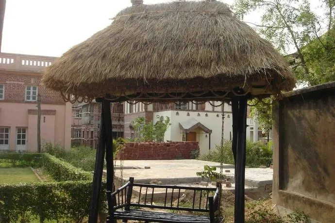 Aamar Bari Hotel - Image 1