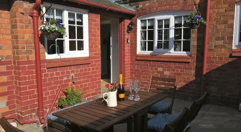 30 Overleigh Road - Image 1