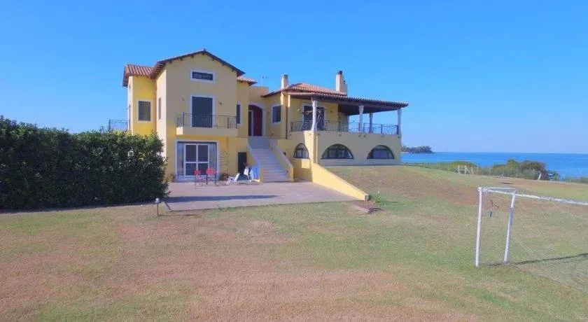 Sea Breeze Apartment - Image 1