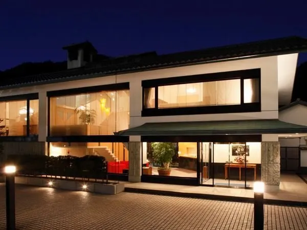 Auberge Suzukane - Image 1