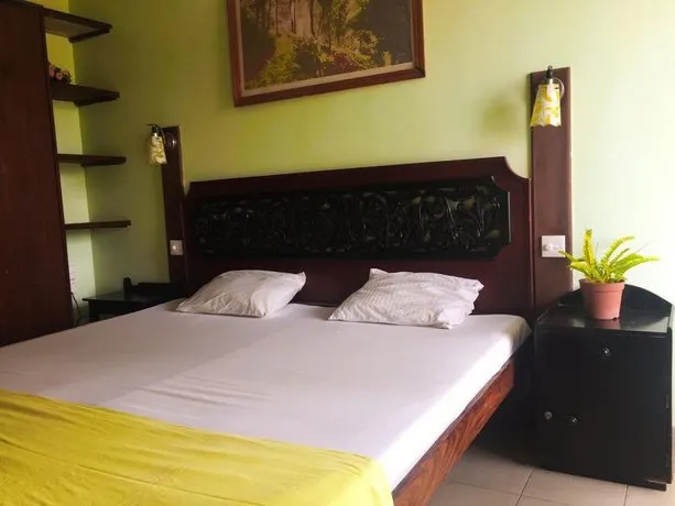 Hotel Negombo - Image 1