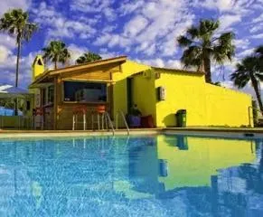 Tropical La Zona - Image 1