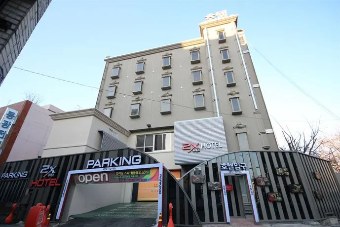 2X Hotel - Image 1