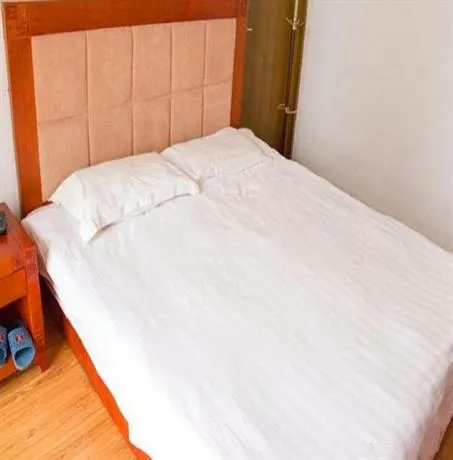 Yalong Bay Hotel - Image 1