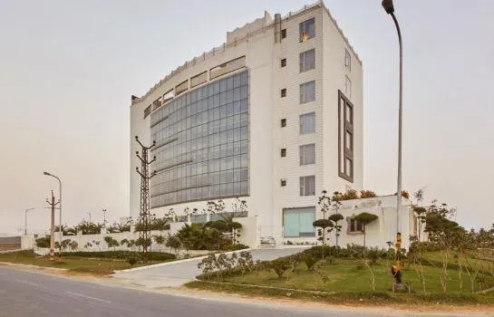 Hotel Aju Palace Neemrana - Image 1