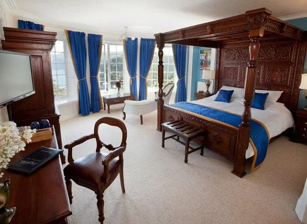 Lynton Cottage Sea View Apartments - Image 1