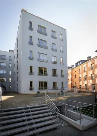 Goodson & Red Veerenni Apartments - Image 1