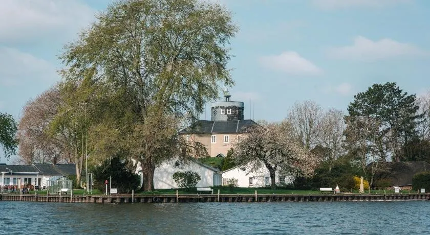 Inselresort Wilhelmstein - Image 1