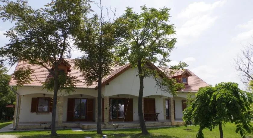 Fekete Lovastanya - Image 1