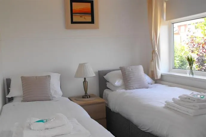 Corporate/Holiday Let - Image 1