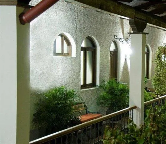 Casa Florencia Hotel - Image 1