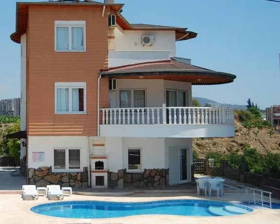 Castle View Villa - Image 1