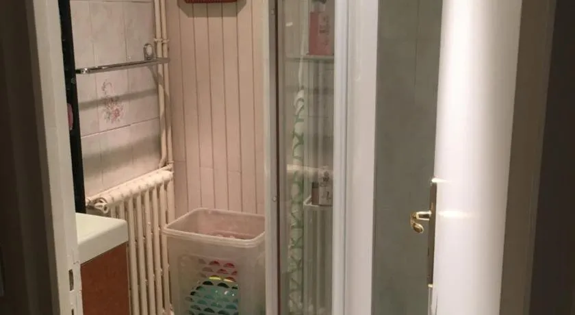 une chambre ENGHIEN LES BAINS centre gare - Image 1