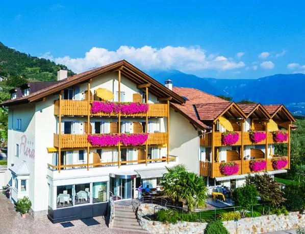 Hotel Pension Flora - Image 1