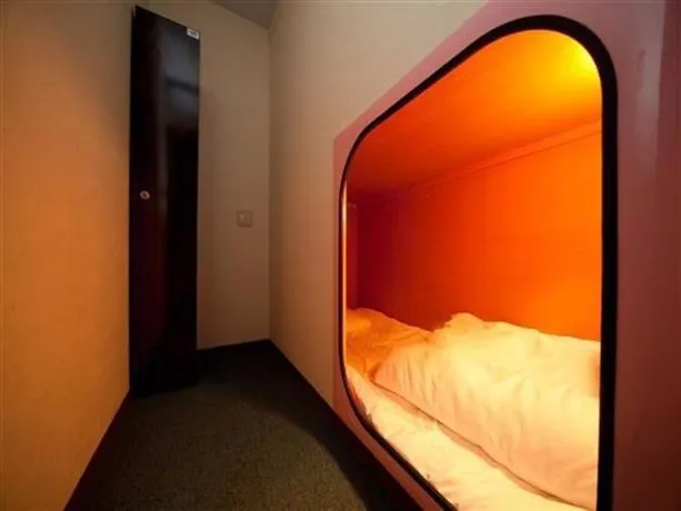 Capsule Hotel Gloria - Image 1
