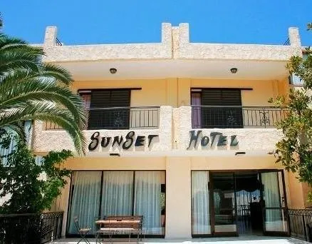 Sunset Hotel - Image 1