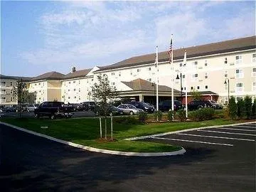Patriot Suites Hotel - Image 1