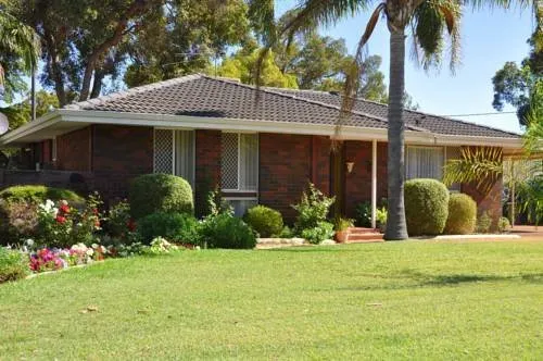 Vale House - Image 1
