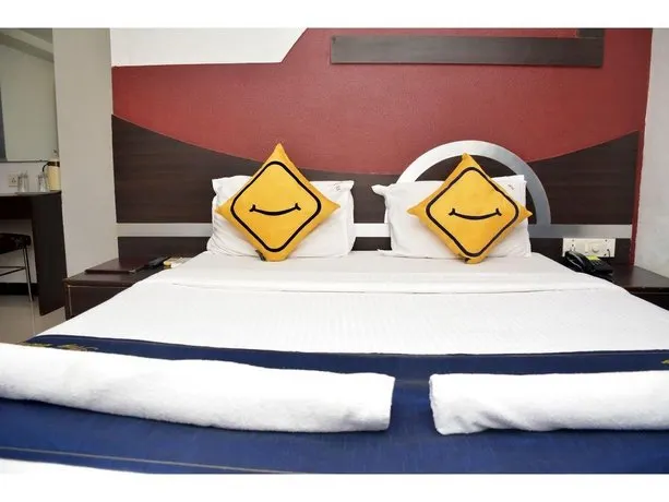 Stay Vista Rooms At Dhobi Talao - Image 1