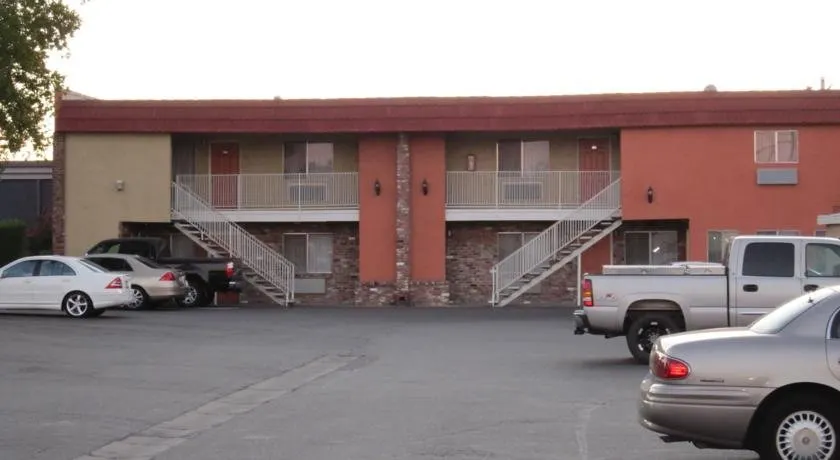Vince's Motel - Image 1