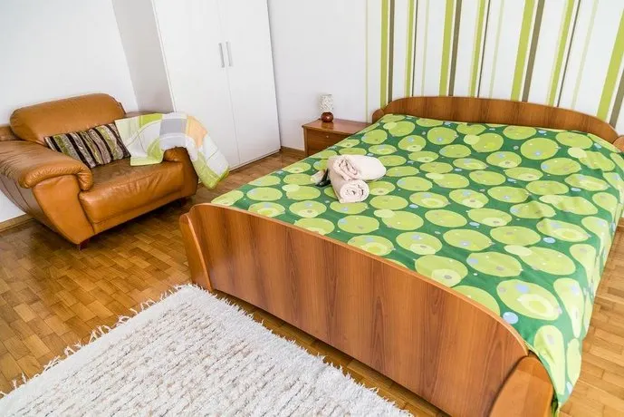 Apartment 33 - Image 1