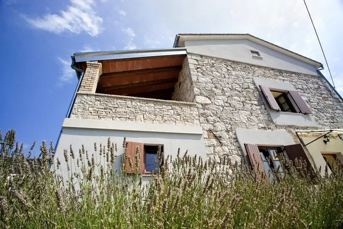 Holiday Home Stancija Becic - Image 1