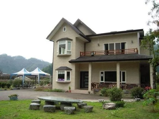 Yilan Hermitage of the Moon Night Path Homestay - Image 1