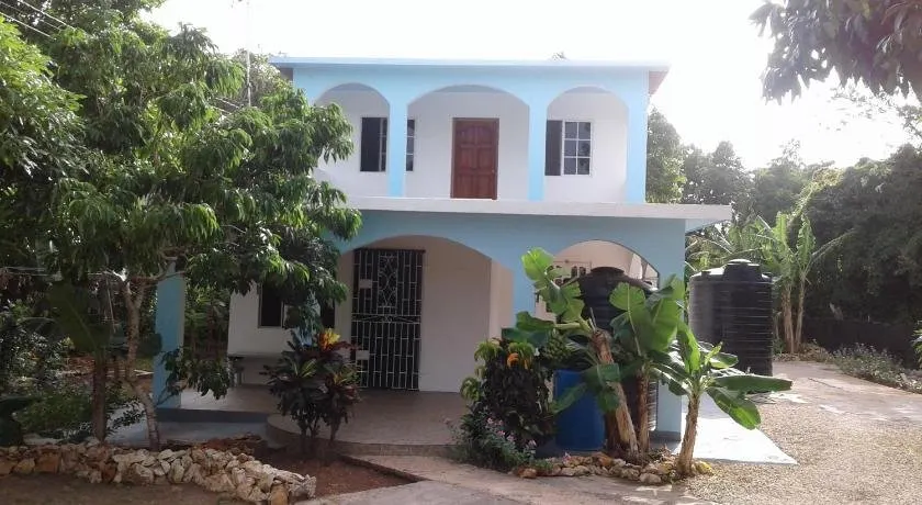 Lovely Jamaica Home - Image 1