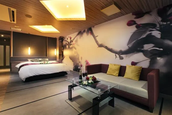 Hotel Ran (Love Hotel) - Image 1