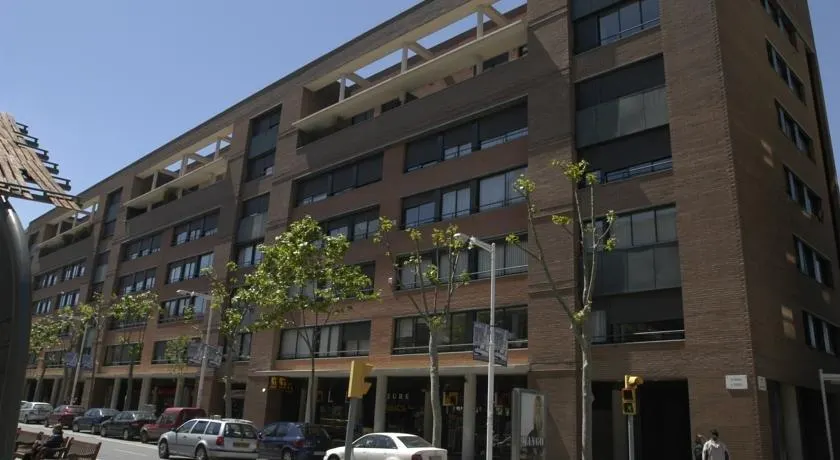 BarcelonaForRent Vila Olimpica Pool Suites - Image 1