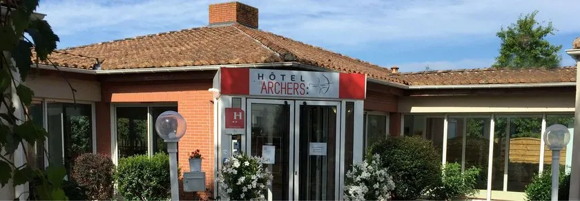 Petit Déj-hôtel Les Archers - Image 1