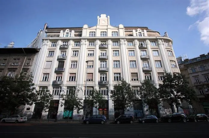 Gateway Budapest Centrum - Image 1