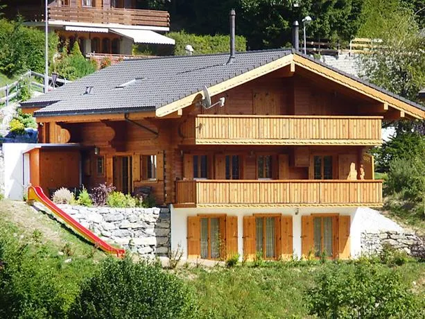 Chalet Voltaire - Image 1