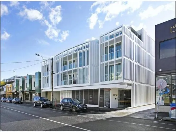 Deluxe Brighton Home in Bayside - Image 1
