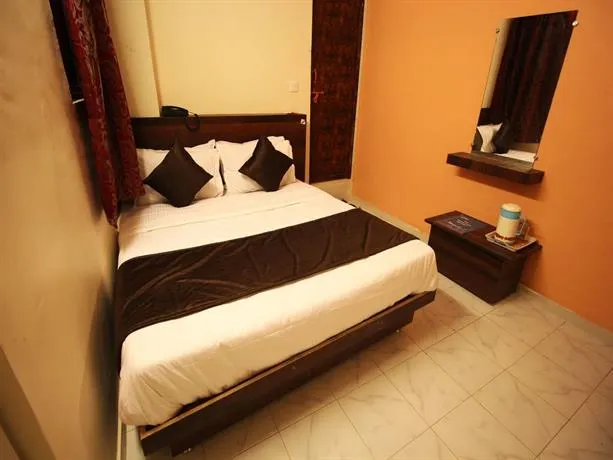 OYO Rooms Maninagar Station 3 - Image 1
