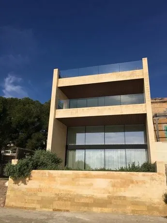 Colonia Beach House - Image 1