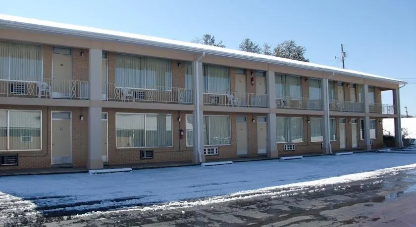 Executive Inn Of Seneca - Image 1