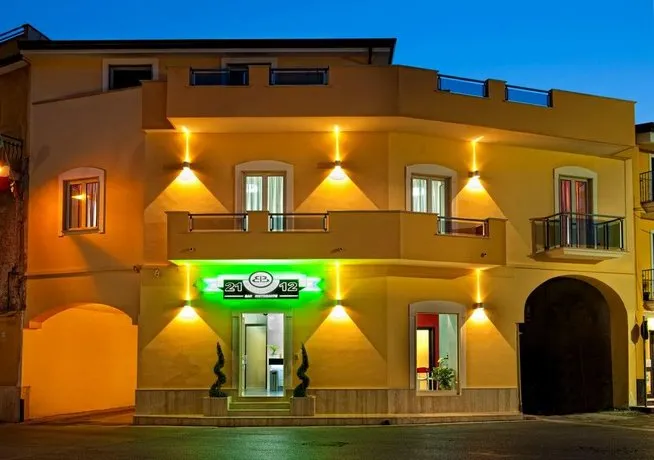 Bed & Breakfast 21-12 - Image 1