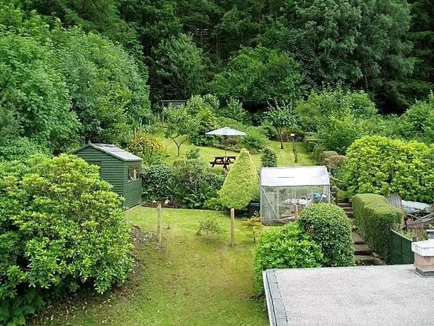 Glan Llugwy Guest House - Image 1