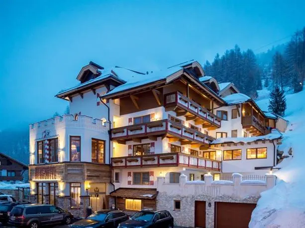 Burghotel Alpengluhn - Image 1