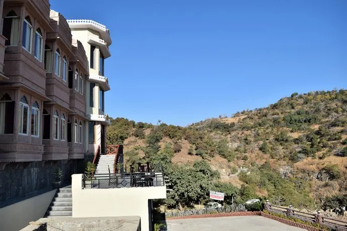 Hotel Garh Kumbha - Image 1